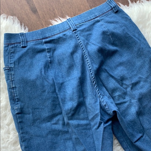 Mom Jeans - Picture 4 of 4